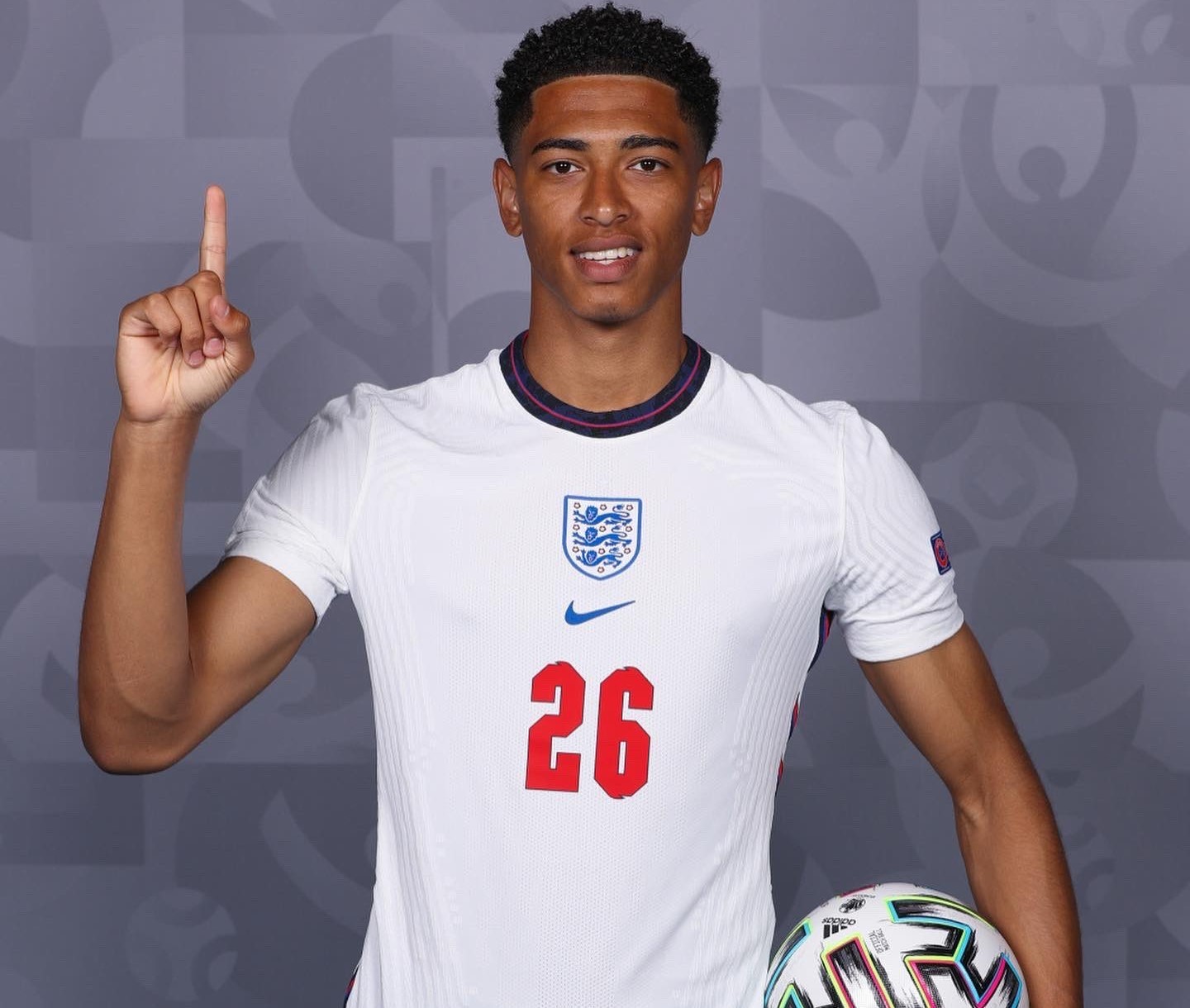 4次超越因扎吉，姆巴佩是欧冠客场戴帽次数最多的球员（姆巴佩以4次欧冠客场戴帽超越因扎吉，独占历史第一）