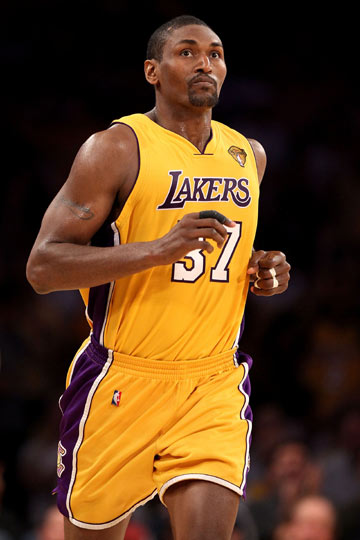 意媒：如果接受降薪，目前年薪600万欧的佩7可能与罗马续约（意媒：若接受降薪，年薪600万欧的佩7有望与罗马续约）