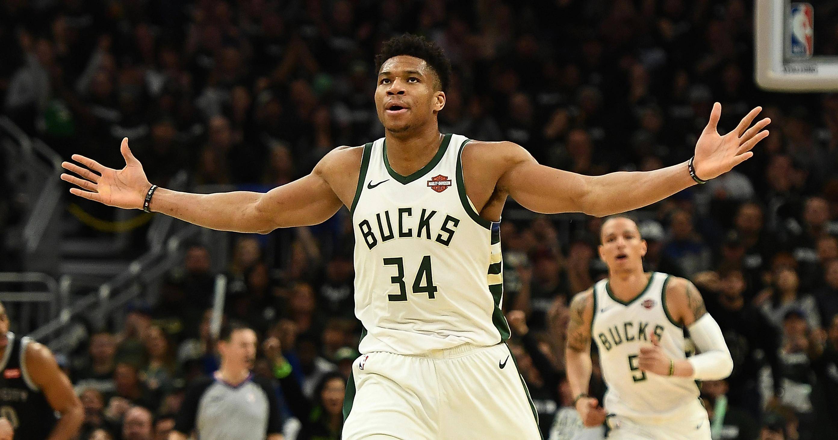 文班：尼克斯战术不如雷霆复杂，但身体对抗强度为联盟顶级（文班评价尼克斯：战术复杂度逊于雷霆，身体对抗堪称联盟顶级）