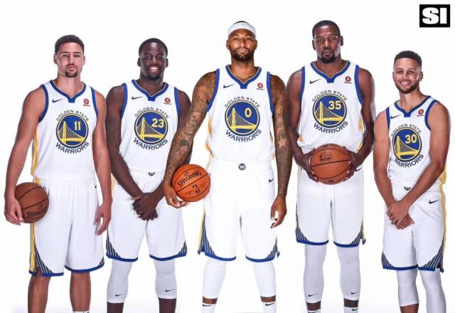 被东契奇吐槽太滑！队记：湖人今天将不会使用NBA杯专用地板（因东契奇吐槽地板过滑，队记者：湖人今日停用NBA杯专用地板）