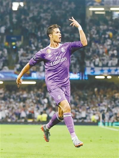 图赫尔：贝林厄姆被换下时很沮丧？因为他有一张黄牌（图赫尔解释贝林厄姆被换下的沮丧：因身背黄牌）