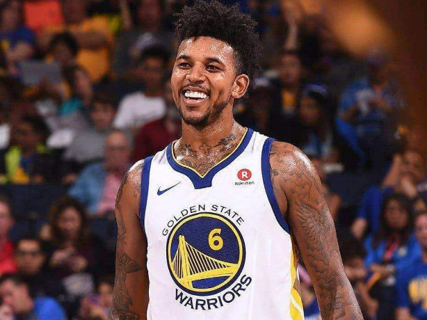 西媒：莫德里奇曾提出降薪留队方案，并愿意终老皇马（西媒：莫德里奇曾提降薪续留方案，愿在皇马终老）