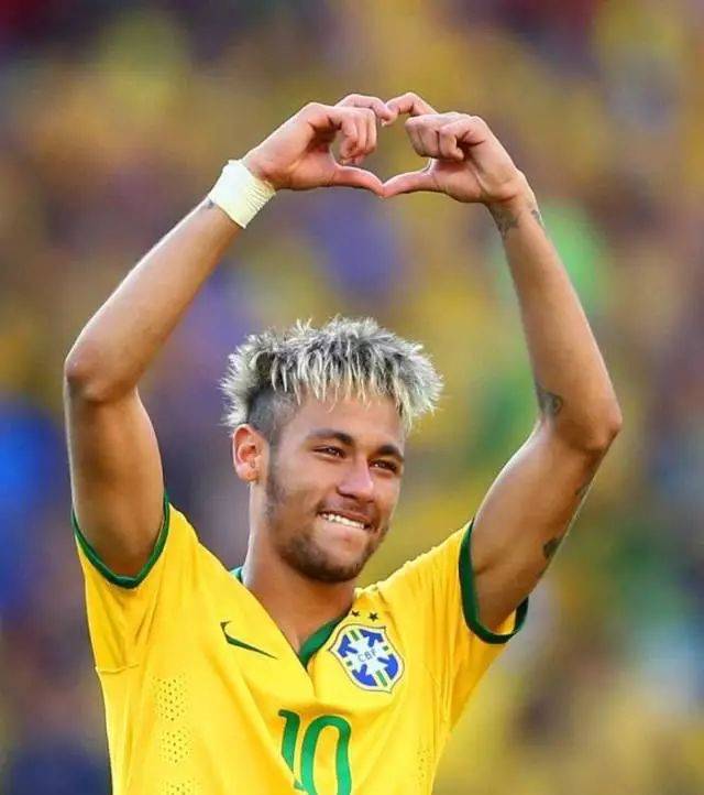 埃姆雷-詹：我还没有恢复到100%；我在中后卫位置上感觉很舒适（埃姆雷-詹：状态尚未完全恢复，但踢中后卫让我很自在）