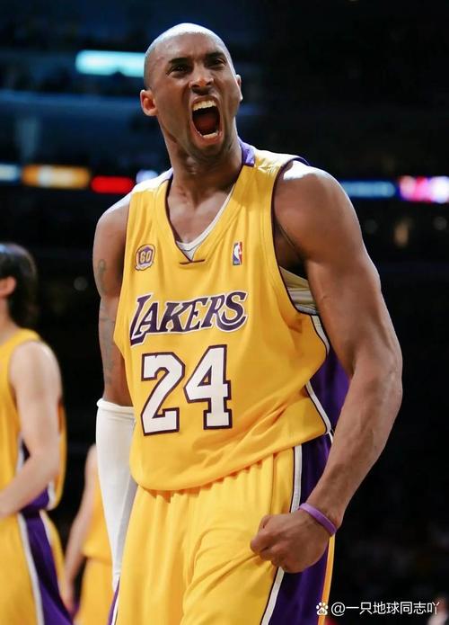 记者：拜仁、曼联有意巴莱巴，球员更希望留英超加盟红魔（记者：巴莱巴获拜仁与曼联青睐，更愿留英超投奔红魔）