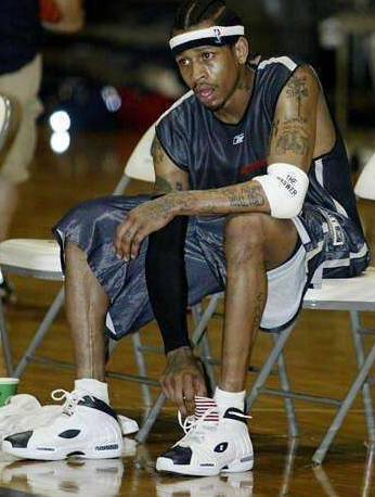 赫罗纳-皇家马德里比赛的VAR争议：姆巴佩手球进球被取消（赫罗纳对皇马之战爆发VAR争议：姆巴佩手球破门被判无效）