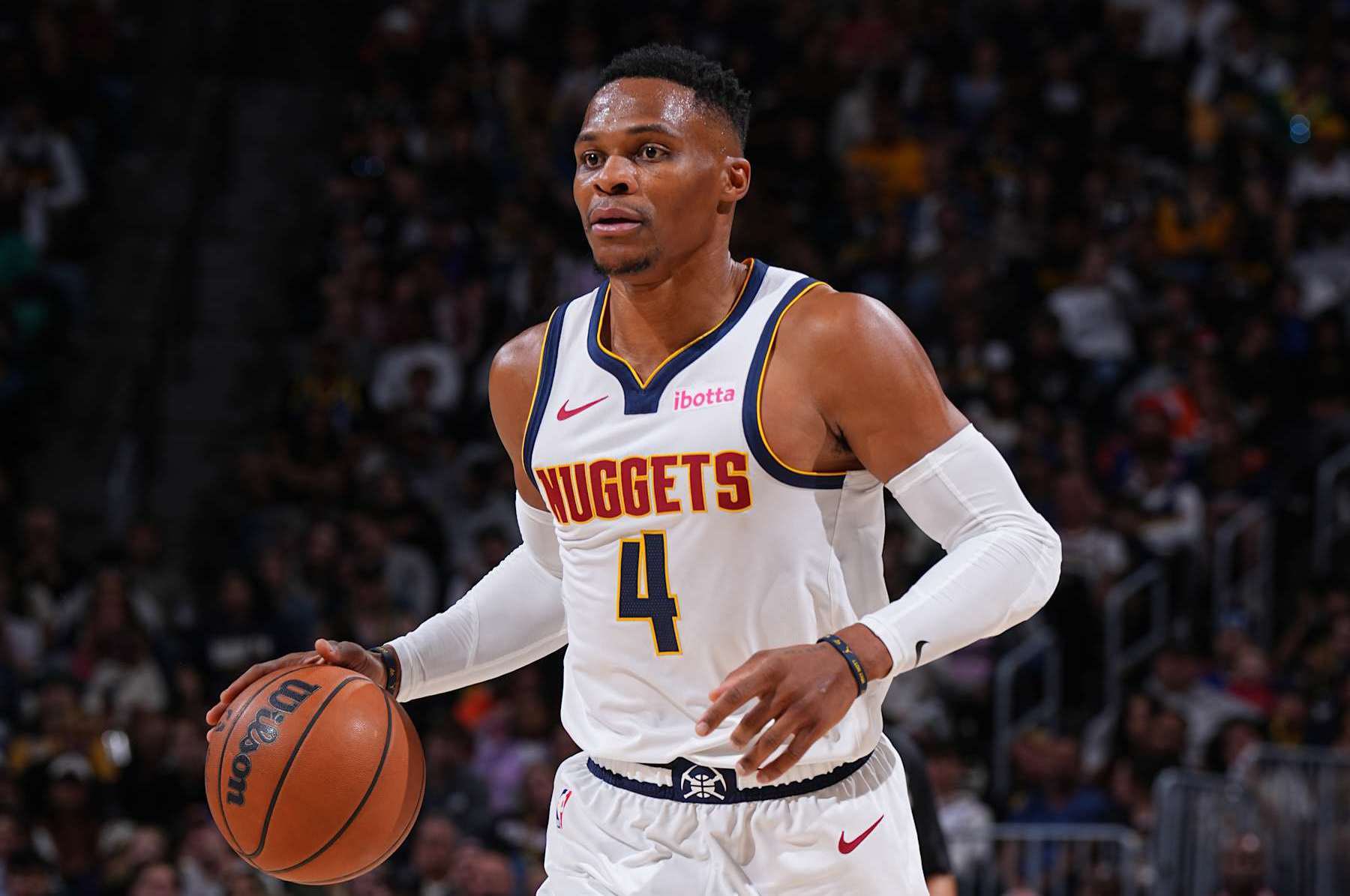 英超积分榜更新：曼城榜首压力加大,（英超积分新态势：曼城榜首压力升级）