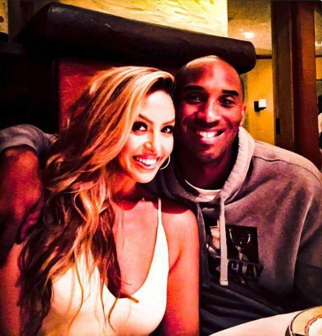 湖人这首发能看？五个人全没防守，艾顿态度消极，难怪更衣室矛盾（湖人这套先发靠谱吗？五人防守形同虚设，艾顿态度低迷，难怪更衣室问题频发）