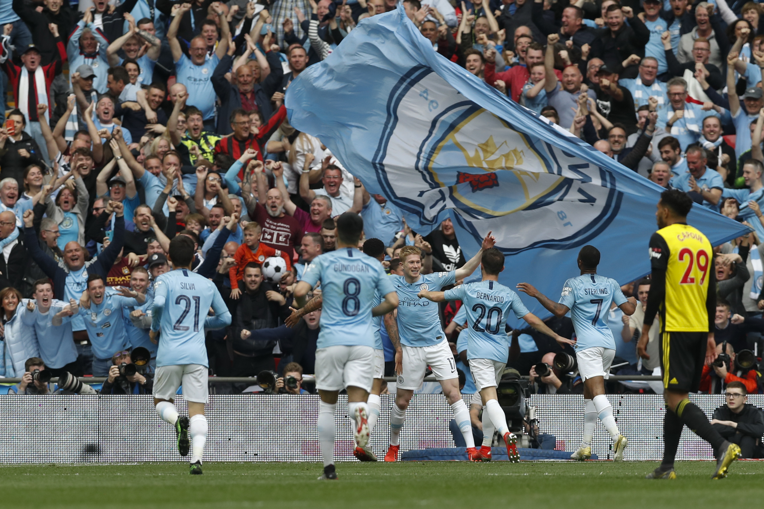 西甲前瞻：塞尔塔平局大师主场胜率0%，西班牙人新赛季状态出色（西甲前瞻：塞尔塔主场0胜成平局王，西班牙人新赛季势头强劲）