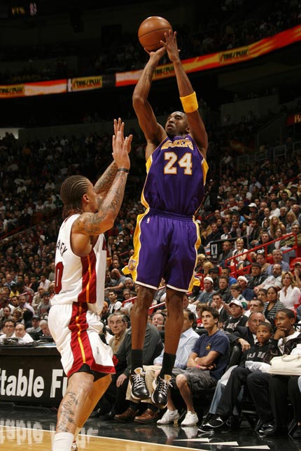 禁区爆射破门，39岁胡尔克达成生涯500球里程碑（39岁胡尔克禁区劲射破网，完成生涯第500球）