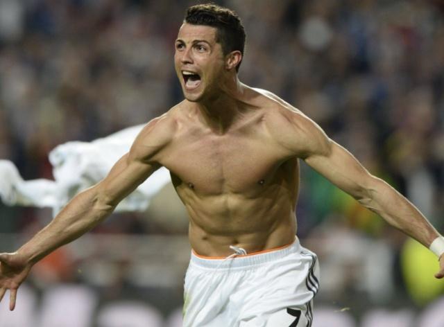 申京：KD对待训练就像比赛一样全力投入，19年如一日的坚持（申京赞KD训练投入如赛场，19年如一日坚持不怠）