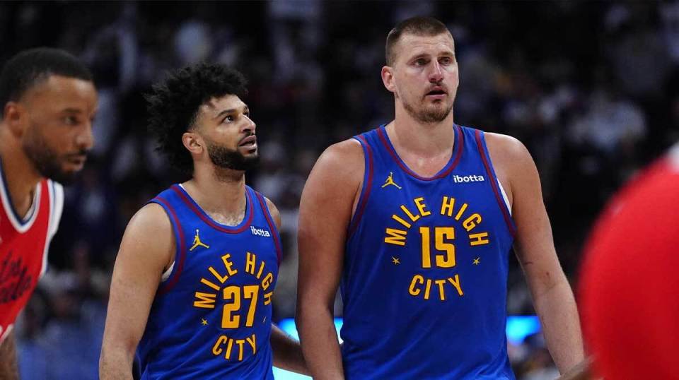 拜仁再度横扫对手，领先德甲积分榜（拜仁再献大胜，稳居德甲榜首）