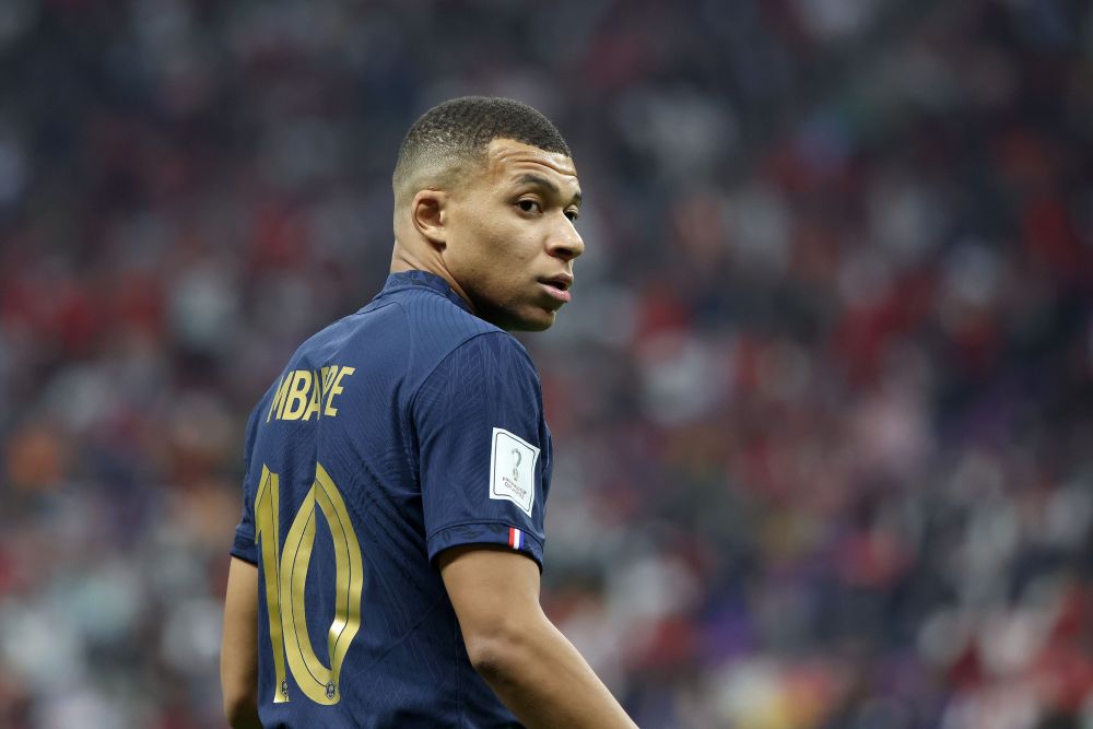 奎因单节21分5助攻0失误创历史，NBA此前仅詹姆斯等3人做到（奎因单节21分5助攻零失误载入史册：NBA历史此前仅詹姆斯等三人曾达成）