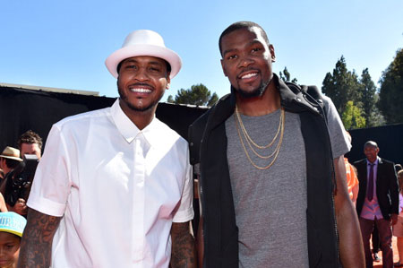 马加特：诺伊尔是球员，会偶尔犯错；是否再踢一年？他自己定（马加特：诺伊尔难免犯错，是否再战一年由他自己做主）