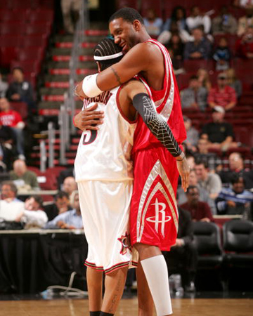 康宁汉姆半场15+7+4，超七成命中率带队领先17分（康宁汉姆半场15分7板4助，超七成命中率助队领先17分）