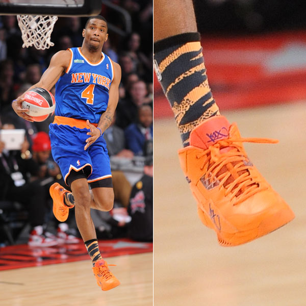 哥本哈根球迷单场向场内投掷83枚烟花，俱乐部被罚15万克朗（哥本哈根因球迷单场投掷83枚烟花被罚15万克朗）