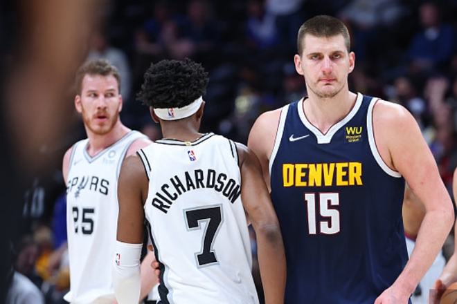 真正意义上的倒钩之王。很多其他球员所谓的倒钩其实...（真正的倒钩之王：别再把那些动作当倒钩）