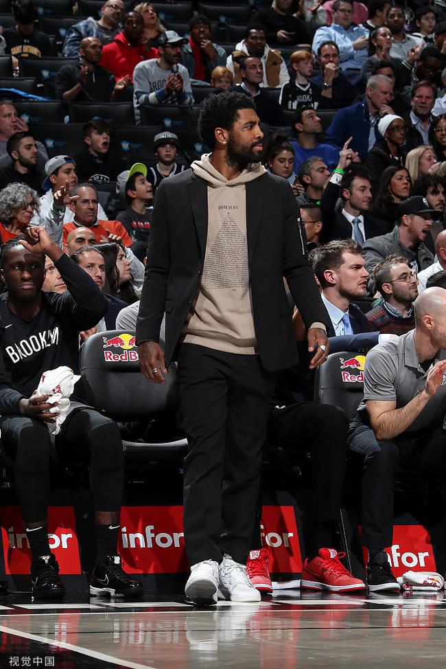 东契奇新一代签名鞋Luka 5正式发布！Woj&博班出演最新宣传片（东契奇Luka 5签名鞋正式亮相，Woj和博班出演最新宣传片）