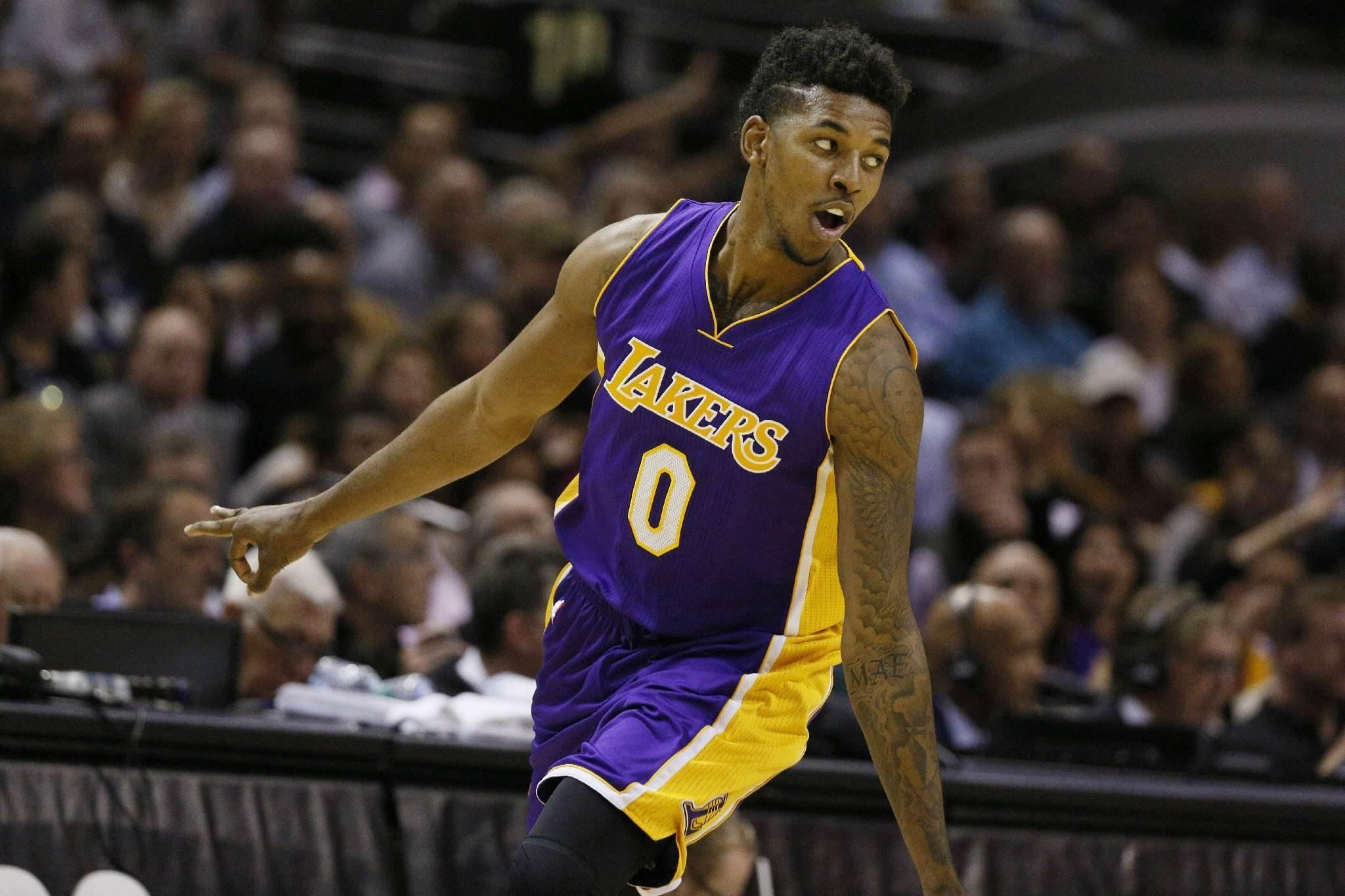 特雷·杨的缺席对于老鹰（特雷·杨缺阵对老鹰意味着什么）