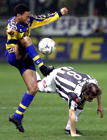 卡列洪：孔蒂和萨里很像总是重复枯燥训练，但这么做效果很好（卡列洪：孔蒂与萨里风格相近，训练虽枯燥重复却成效显著）