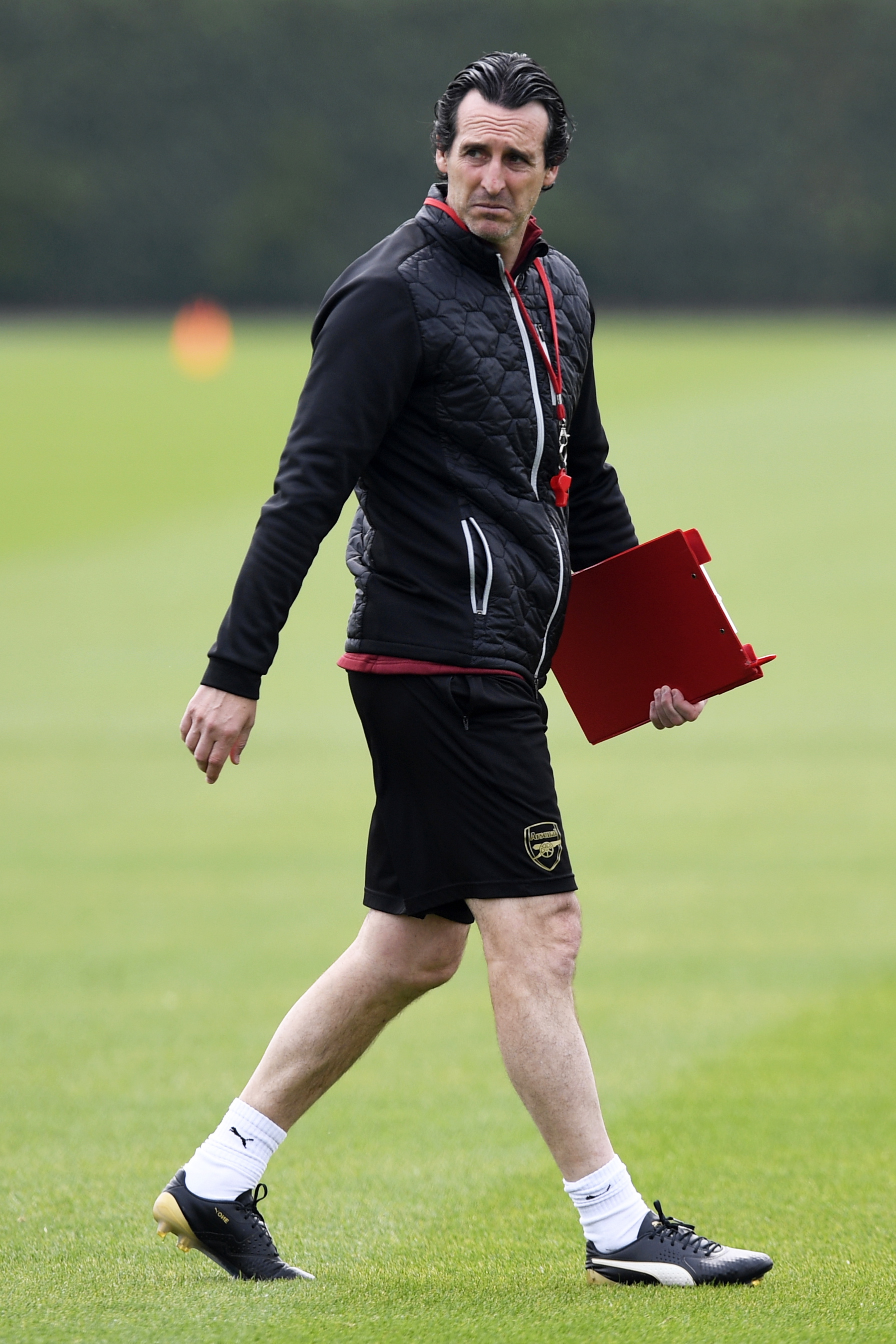 记者：因伤落选的马斯坦托诺仍加入阿根廷队的训练营（记者：尽管因伤未入选，马斯坦托诺仍赴阿根廷队训练营）