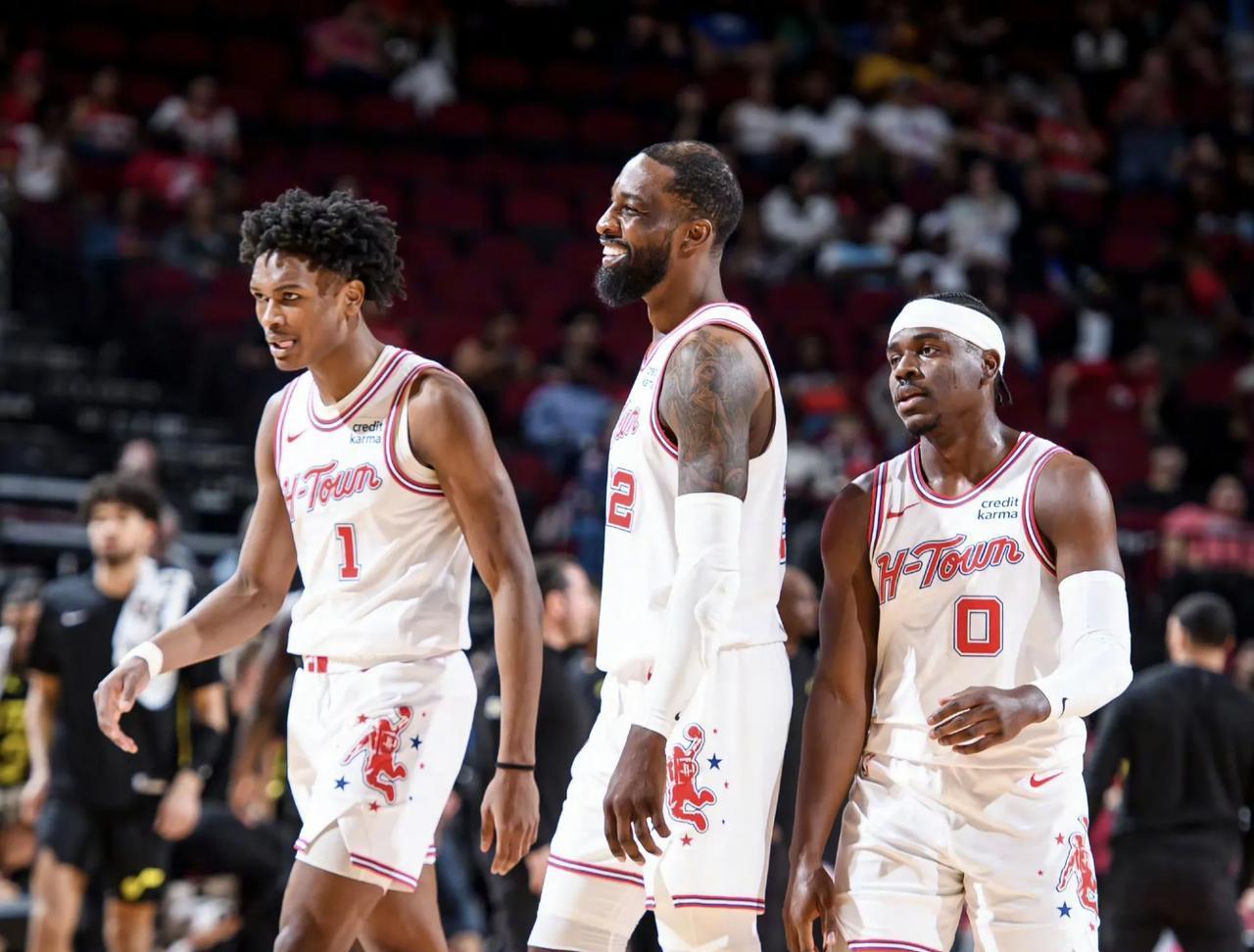 篮球湖人替补球员贡献关键篮板（湖人替补抢下关键篮板）